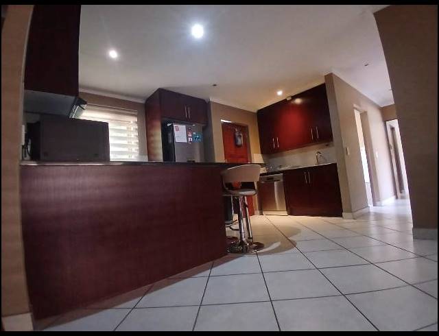 3 BEDROOM HOUSE FOR SALE IN THATCHFIELD